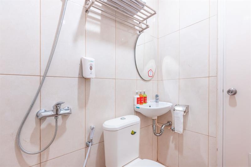 Vaccinated Staff - Oyo Flagship 2131 Hotel Binong Tangerang Exterior photo