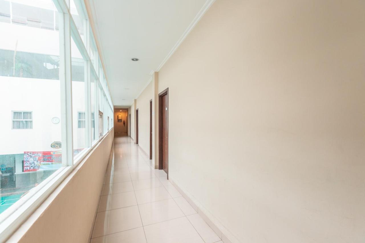 Vaccinated Staff - Oyo Flagship 2131 Hotel Binong Tangerang Exterior photo